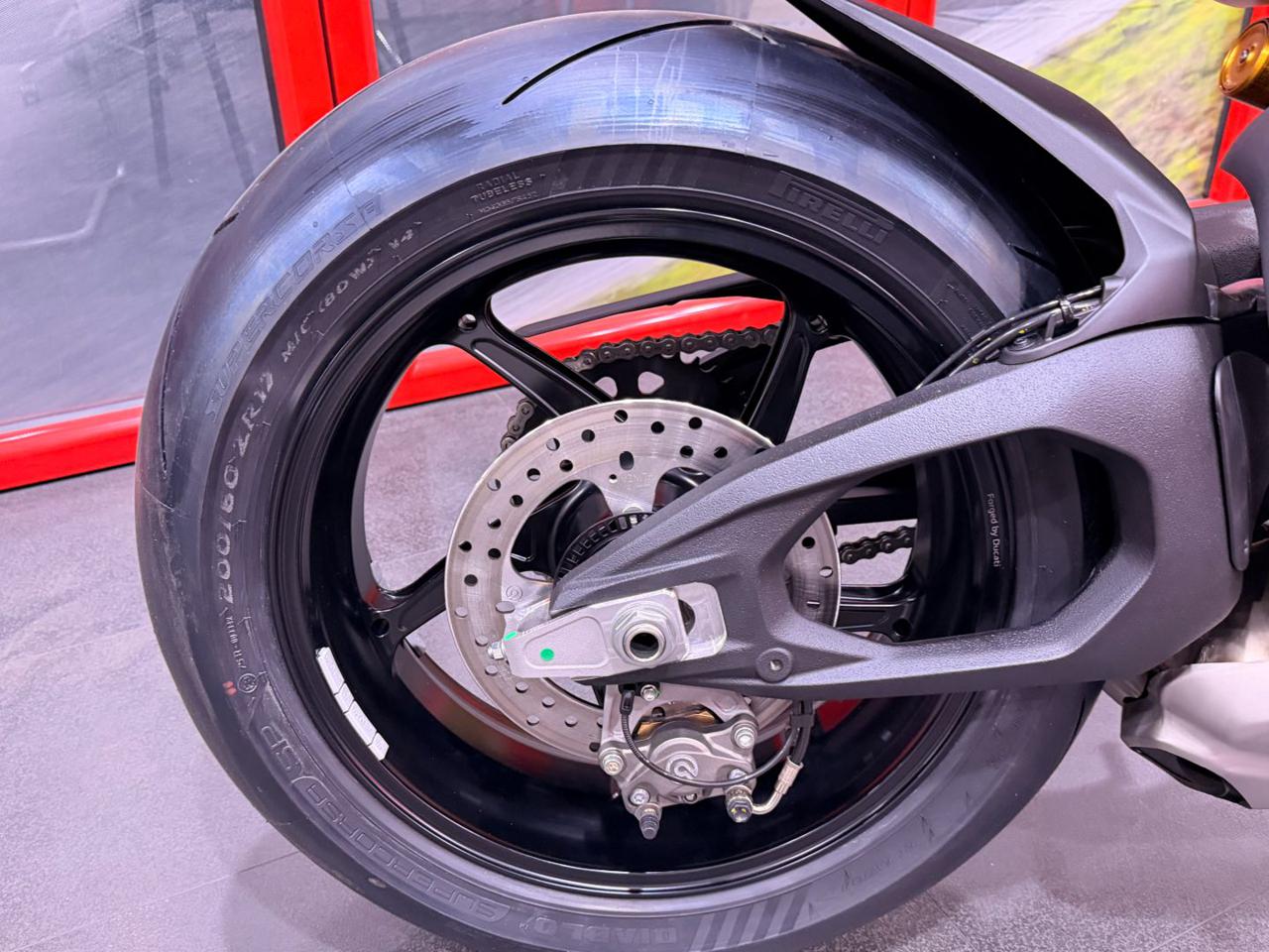 DUCATI Panigale V4 R - 9