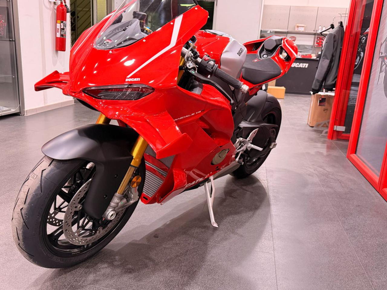 DUCATI Panigale V4 R - 4
