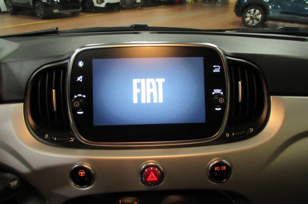 FIAT 500 1.0 Hybrid Connect - 8
