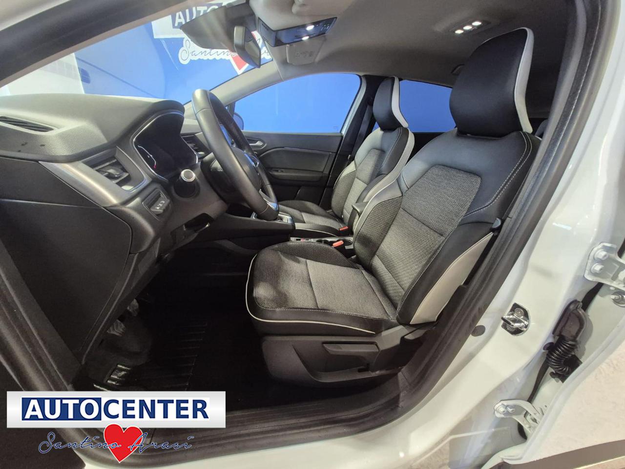 RENAULT Captur Mild Hybrid 140 CV Intens - 9