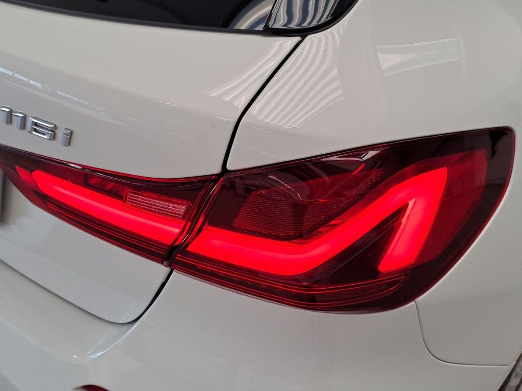 BMW 116 i 5p. Business Advantage Aut. - 7