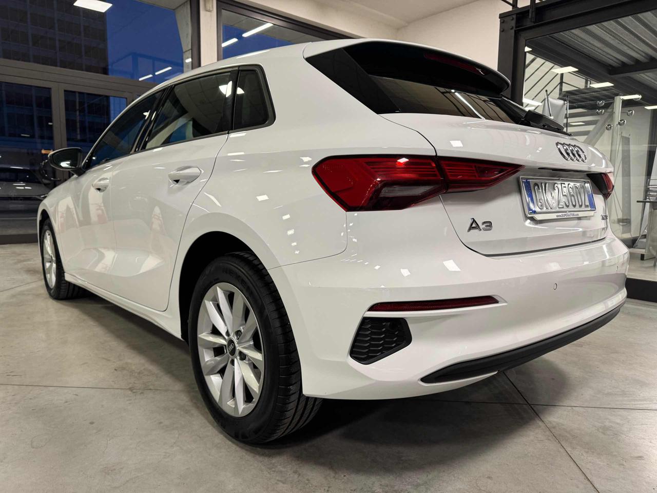 AUDI A3 SPB 30 TDI S tronic Business - 4