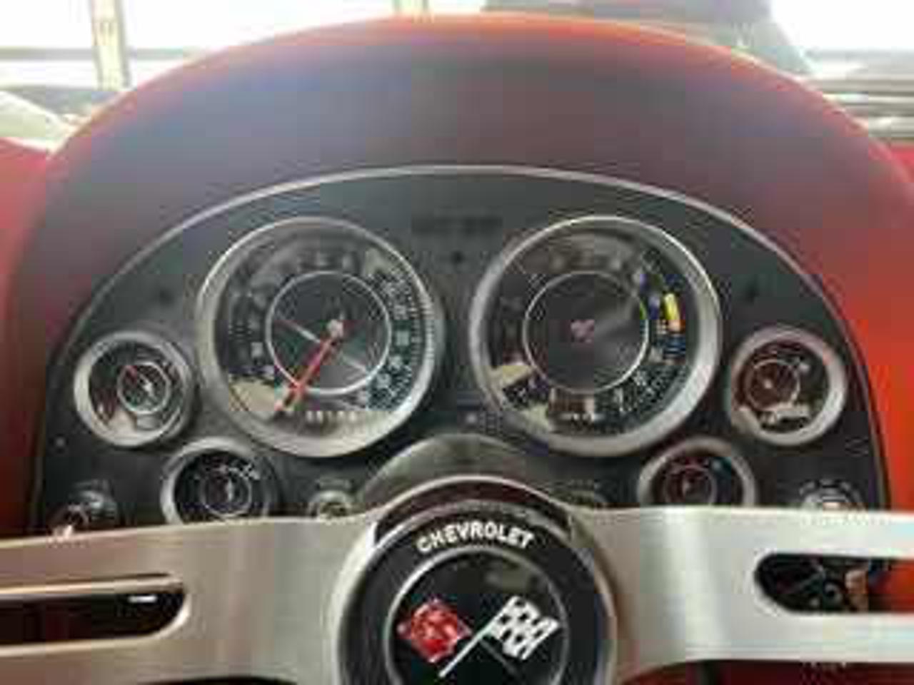 CORVETTE C2 STING RAY COUPE - 9