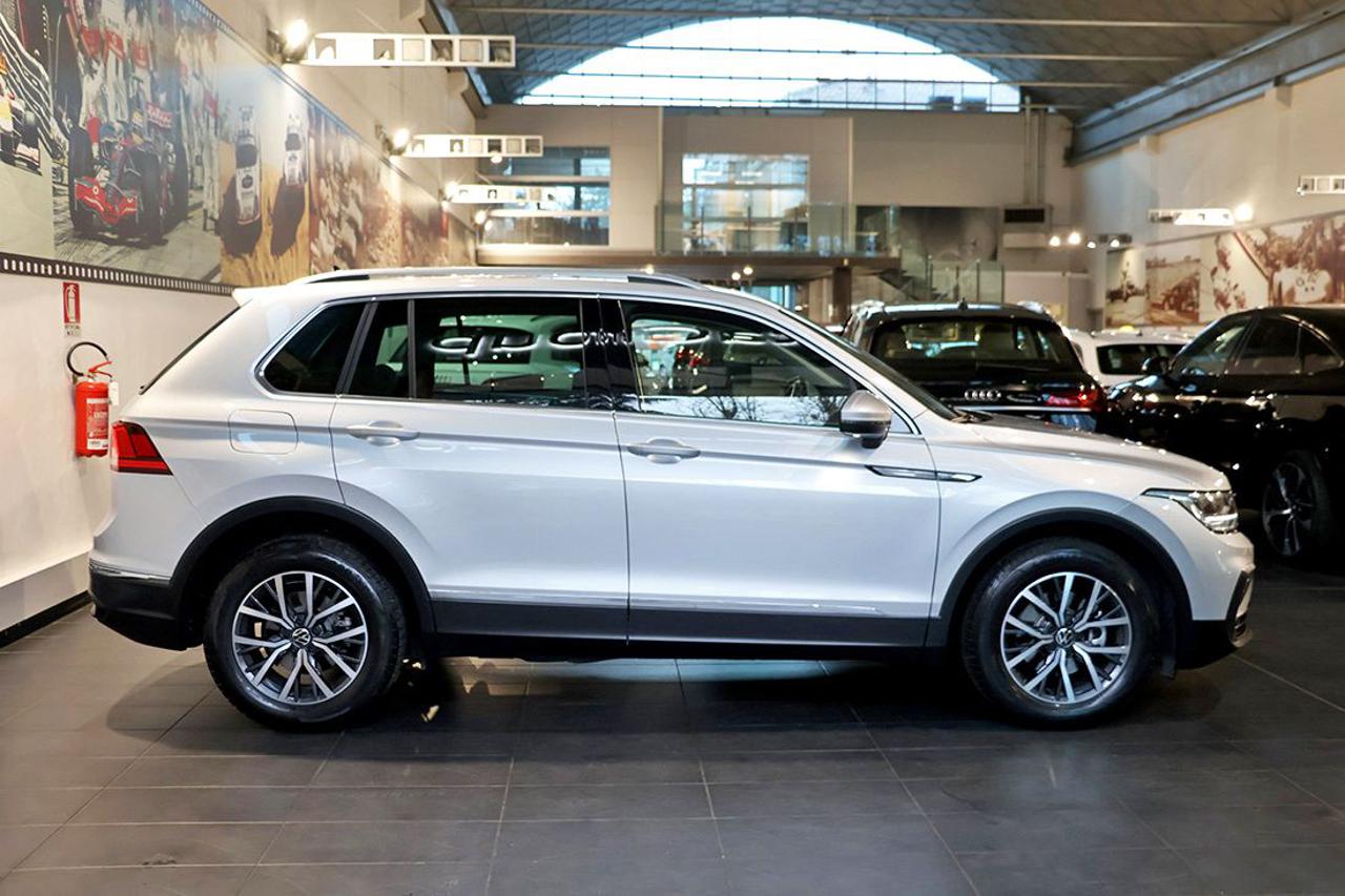 VOLKSWAGEN Tiguan 2.0 TDI 150cv SCR DSG Life - 2