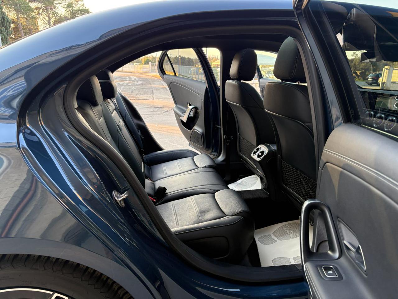 MERCEDES-BENZ A 220 d Automatic Premium Sedan TETTO-PACK NIGHT - 13