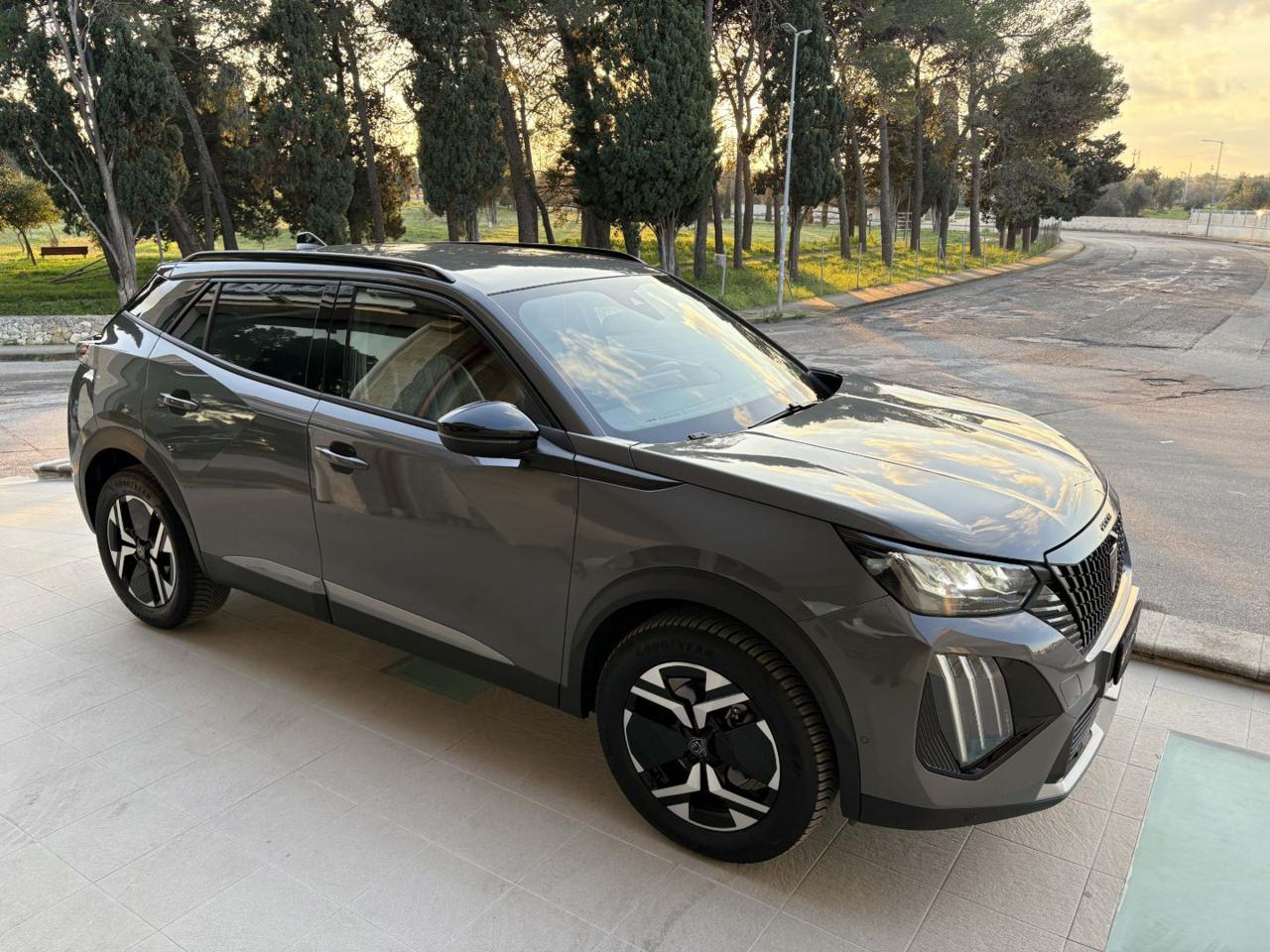 PEUGEOT 2008 1.5 BlueHDi 130 S&S EAT8 Allure - 3