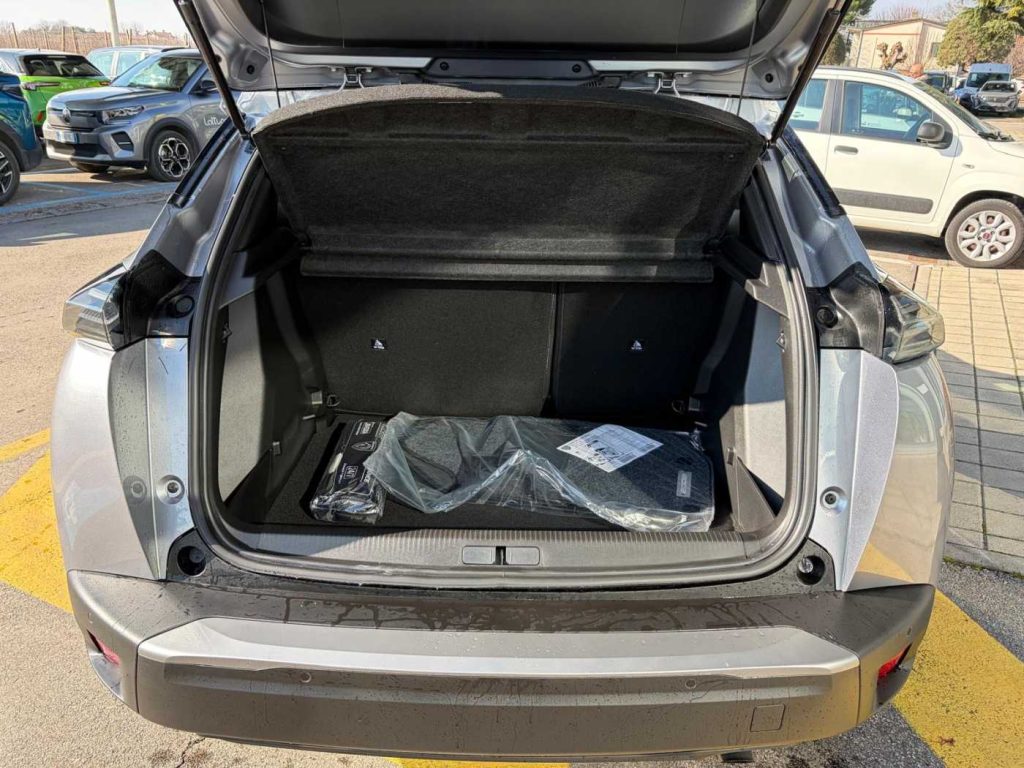 PEUGEOT 2008 PureTech 100 S&S Allure - 10