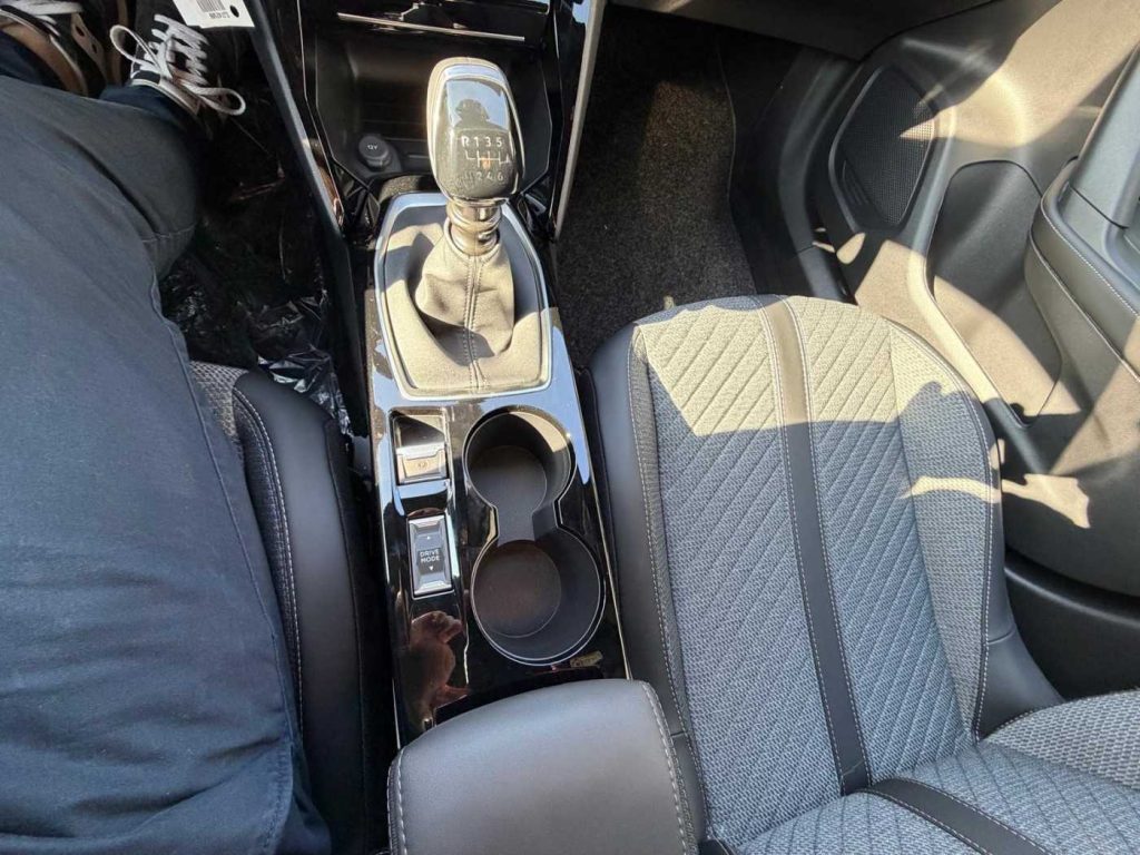 PEUGEOT 2008 PureTech 100 S&S Allure - 19