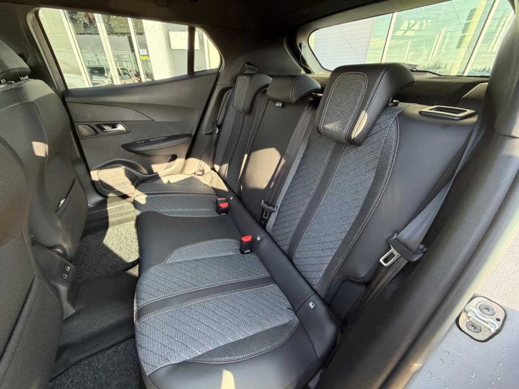 PEUGEOT 2008 PureTech 100 S&S Allure - 11