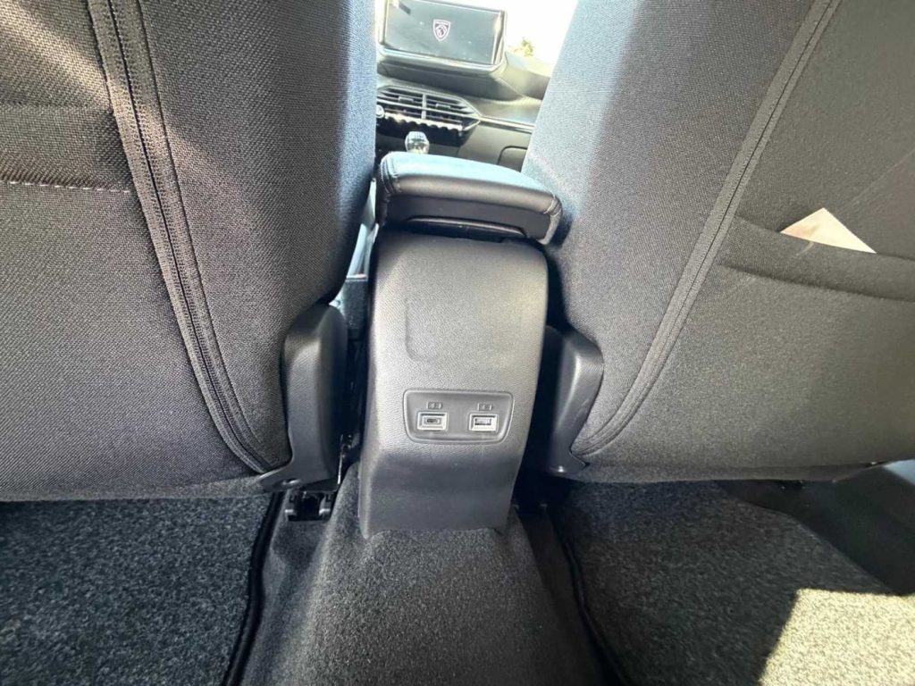 PEUGEOT 2008 PureTech 100 S&S Allure - 12