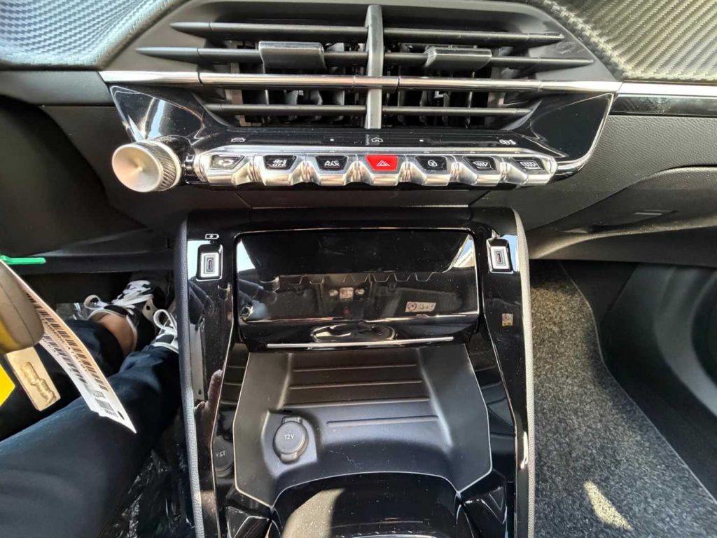 PEUGEOT 2008 PureTech 100 S&S Allure - 15