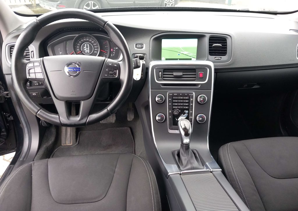 VOLVO V60 2.0 d2 Summum geartronic - 8