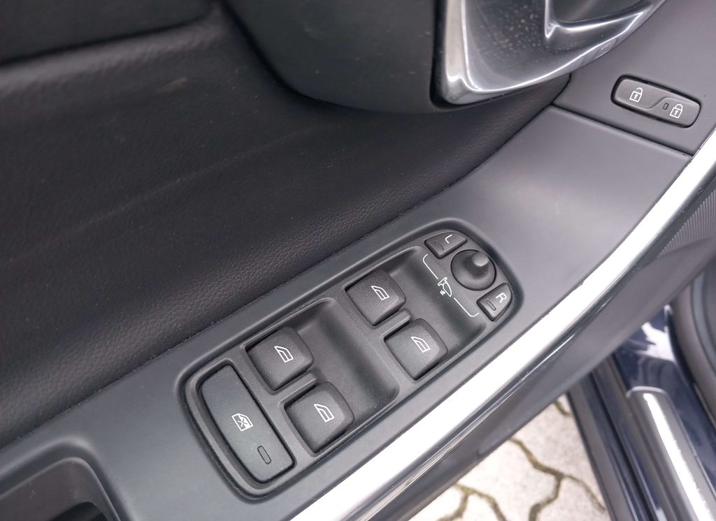 VOLVO V60 2.0 d2 Summum geartronic - 14