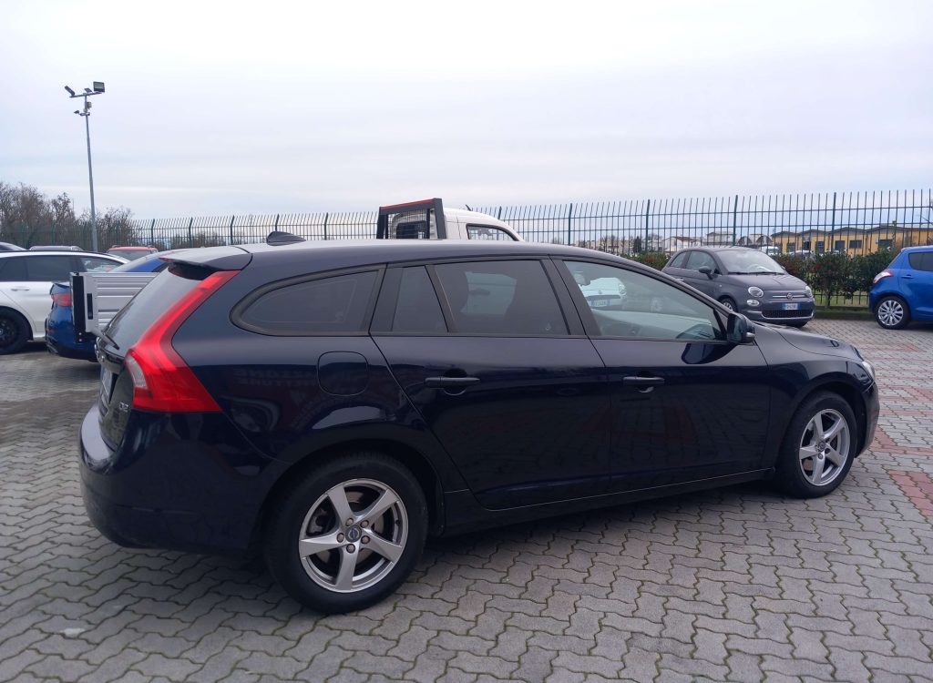 VOLVO V60 2.0 d2 Summum geartronic ADATTA X NEOPATENTATI - 4