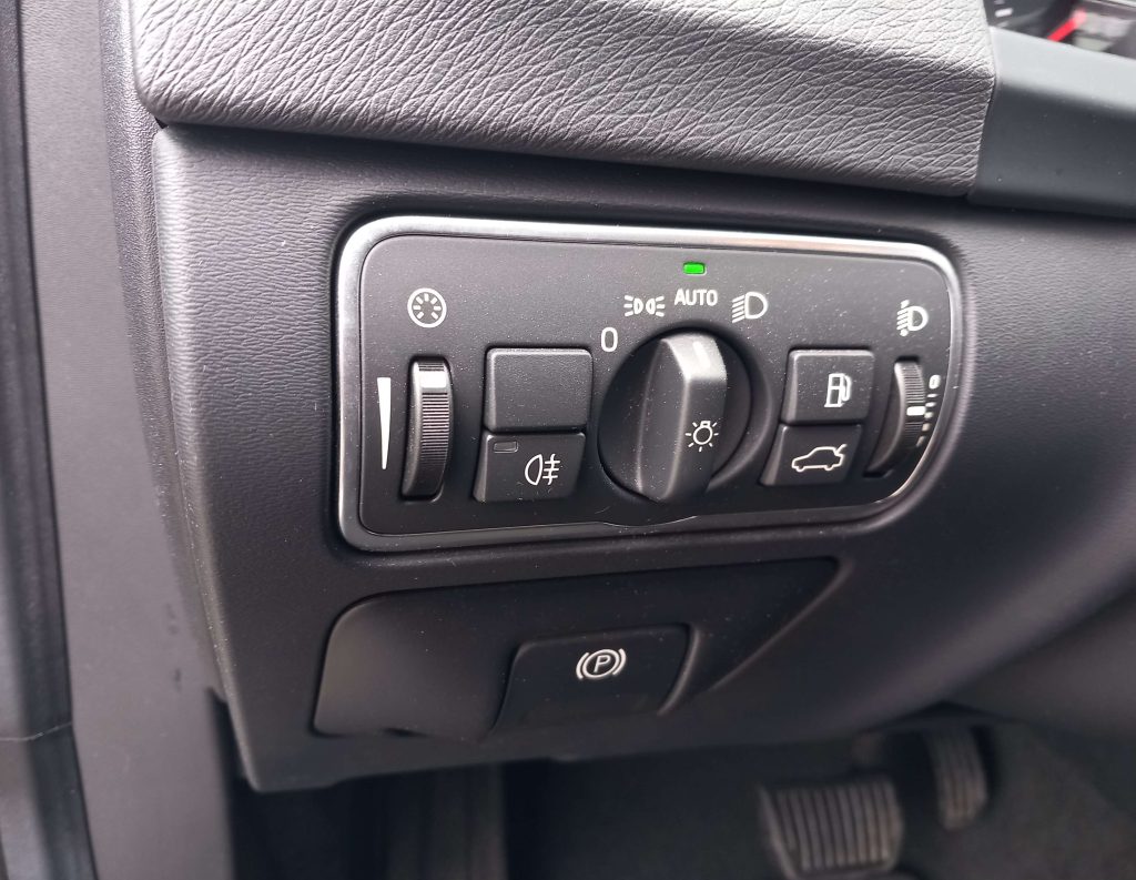 VOLVO V60 2.0 d2 Summum geartronic ADATTA X NEOPATENTATI - 13