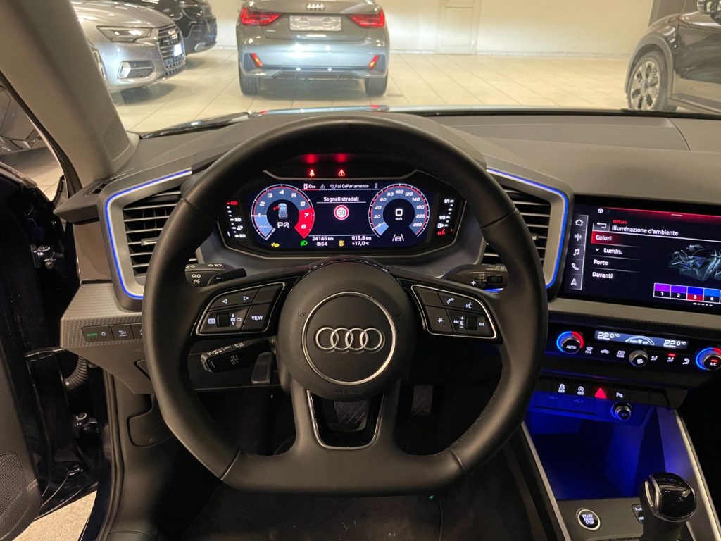 AUDI A1 SPB 30 TFSI S tronic EDITION BLACK SLINE+CAMERA - 9