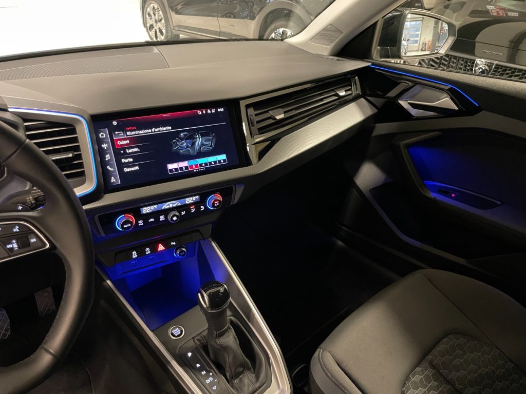 AUDI A1 SPB 30 TFSI S tronic EDITION BLACK SLINE+CAMERA - 12