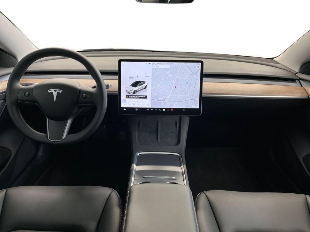 TESLA Model 3 Long Range RWD - 9