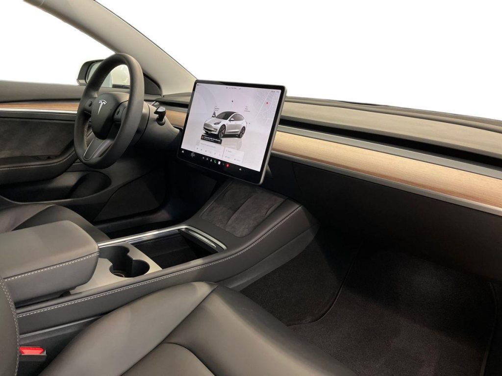 TESLA Model 3 Long Range RWD - 16