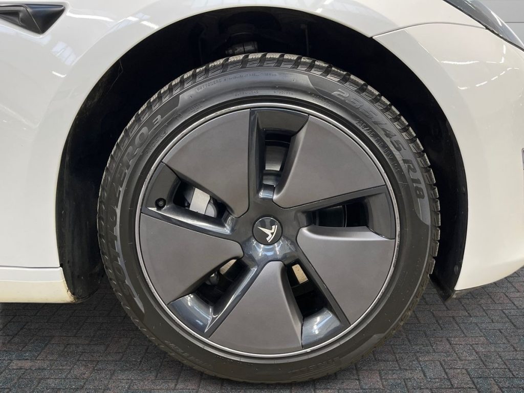 TESLA Model 3 Long Range RWD - 7