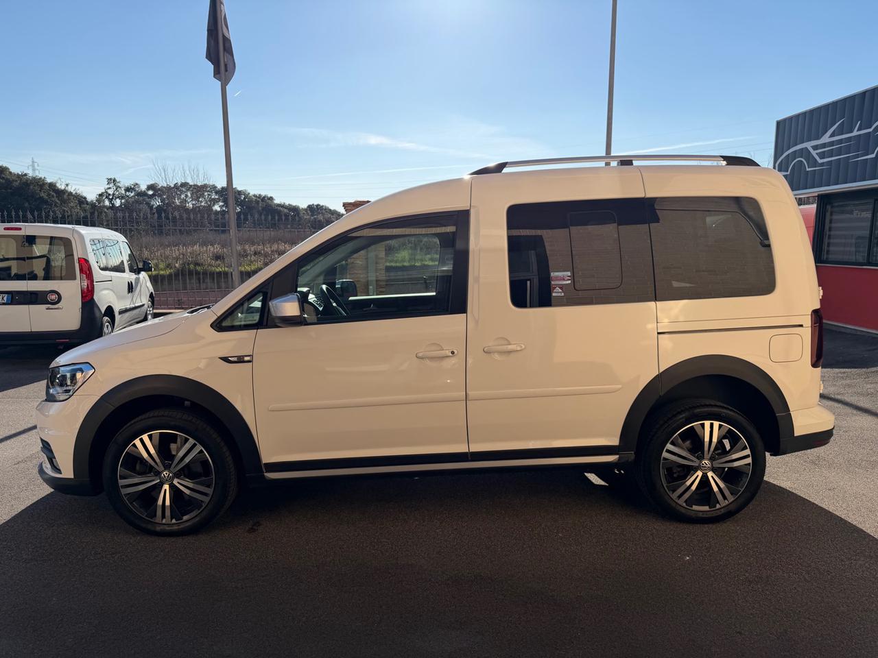 VOLKSWAGEN Caddy 2.0 TDI 122 CV 4MOTION Alltrack - 17