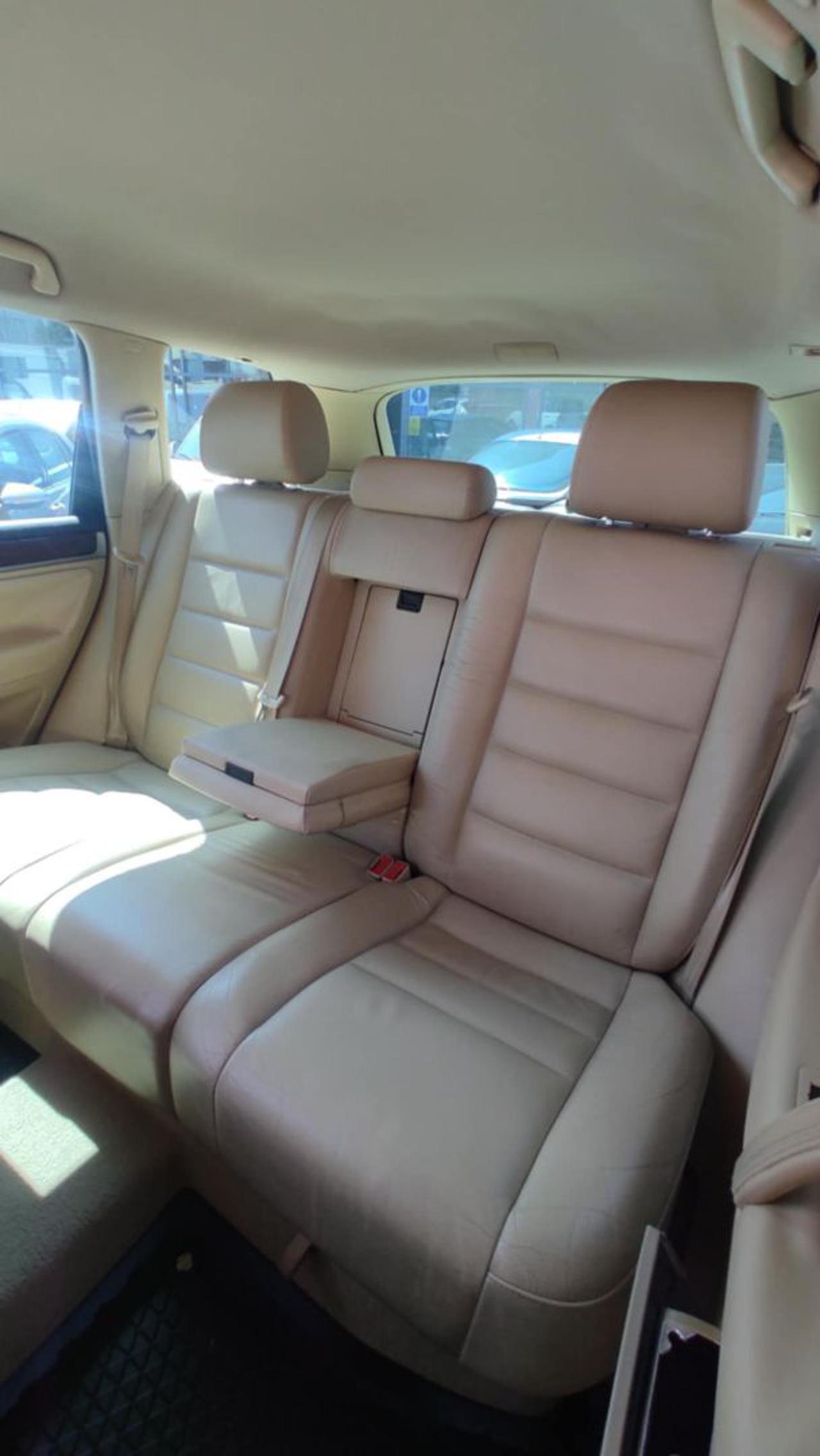 VOLKSWAGEN Touareg 3.0 TDI GANCIO TRAINO tiptronic Exclusive  V6 - 19