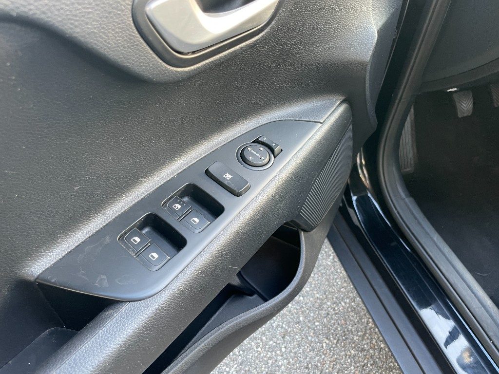 KIA Stonic 1.0 T-GDi 100 CV MHEV MT Urban - 13