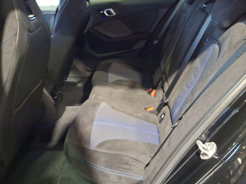 BMW M135 i xDrive Pacchetto M Performance Aut. - 11