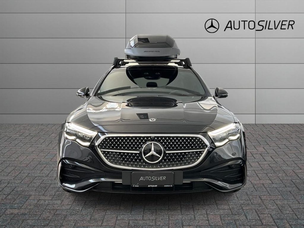 MERCEDES-BENZ E 220 d Mild hybrid 4Matic S.W. AMG Line PREMIUM - 3