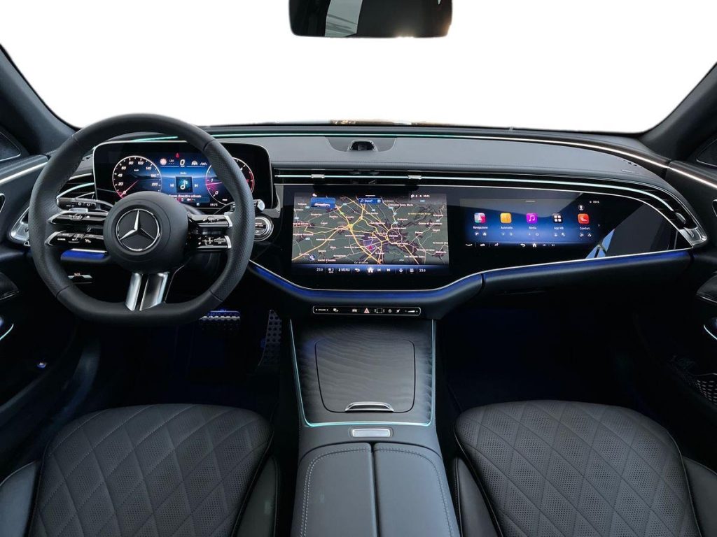 MERCEDES-BENZ E 220 d Mild hybrid 4Matic S.W. AMG Line PREMIUM - 9