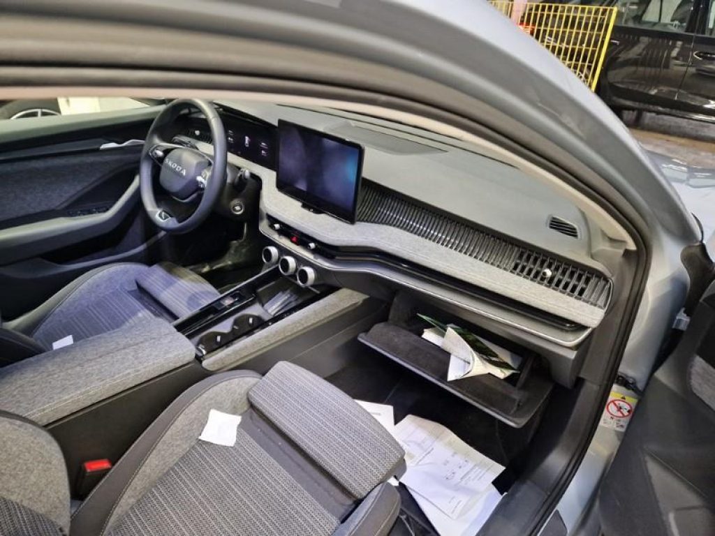 SKODA Superb 2.0 TDI DSG Wagon Selection - 4