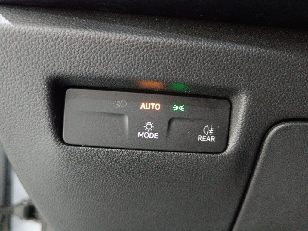 SKODA Superb 2.0 TDI DSG Wagon Selection - 19