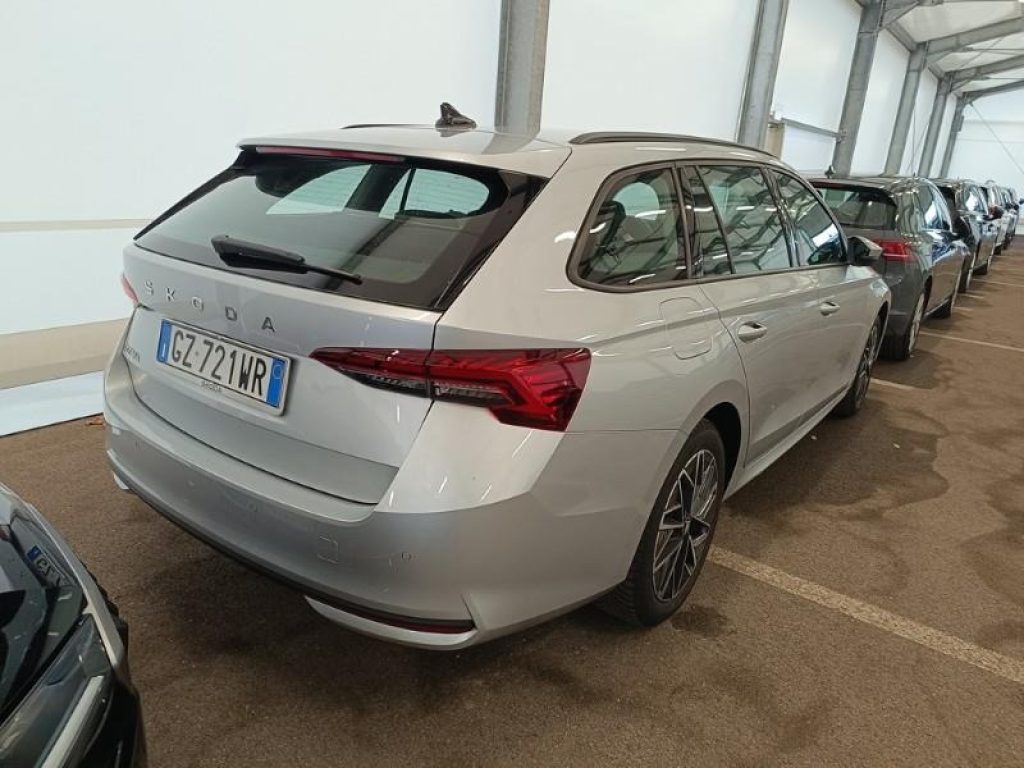 SKODA Octavia 2.0 TDI 150 CV DSG Wagon Executive - 3