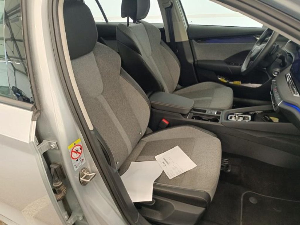 SKODA Octavia 2.0 TDI 150 CV DSG Wagon Executive - 6