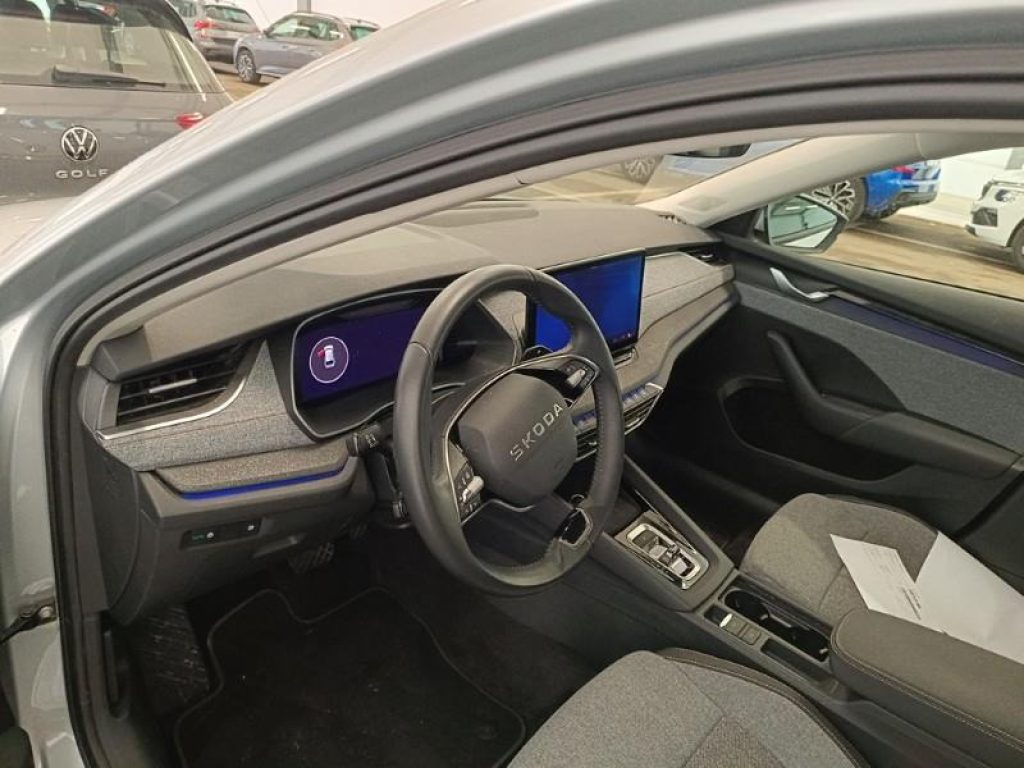 SKODA Octavia 2.0 TDI 150 CV DSG Wagon Executive - 9