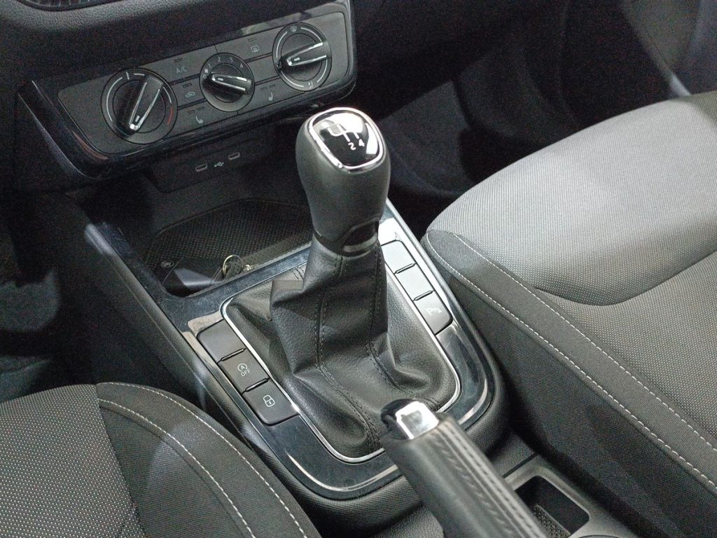 SKODA Fabia 1.0 MPI 80 CV 130 Edition - 8