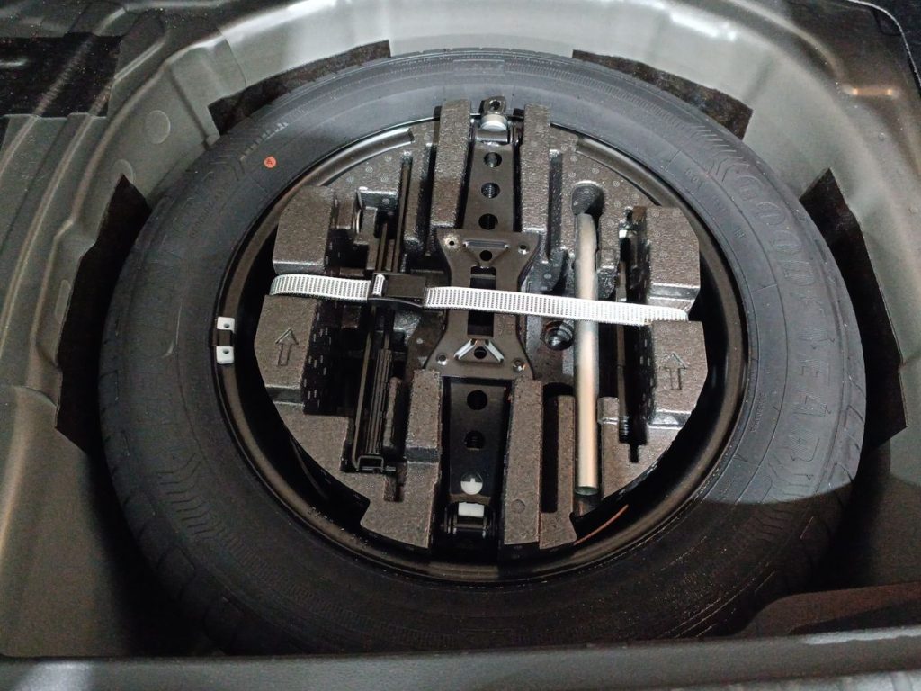 SKODA Kamiq 1.0 TSI 115 CV Black Dots - 13