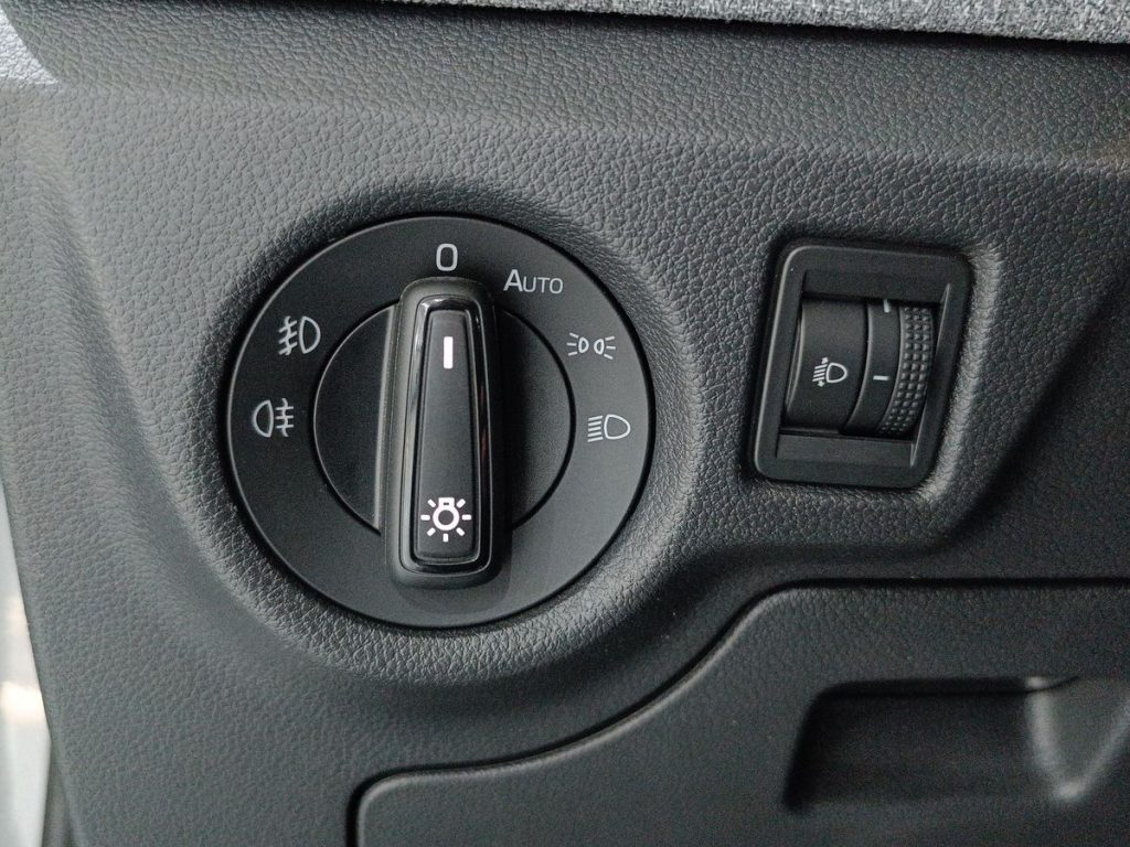 SKODA Kamiq 1.0 TSI 115 CV Black Dots - 18