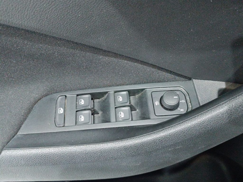 SKODA Kamiq 1.0 TSI 115 CV Black Dots - 20