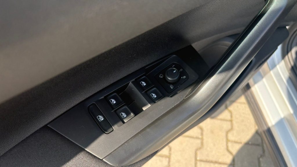 VOLKSWAGEN Taigo 1.0 TSI 110 CV Life IDONEA X NEOPATENTATI - 7