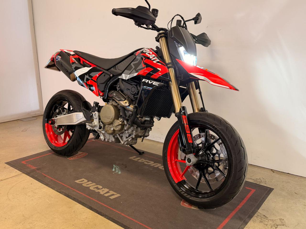 DUCATI Hypermotard 698 RVE - 2