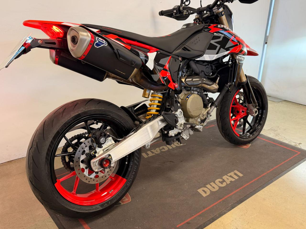 DUCATI Hypermotard 698 RVE - 10