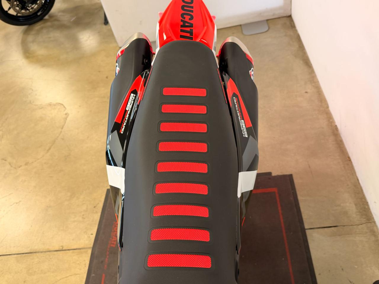 DUCATI Hypermotard 698 RVE - 14