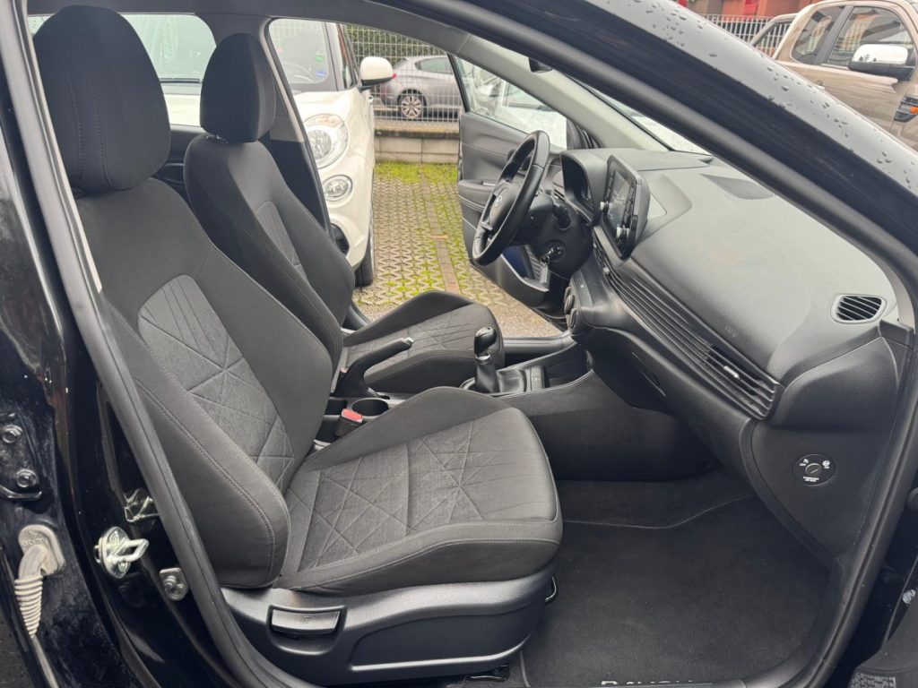 HYUNDAI Bayon 1.2 MPI MT XLine - 13