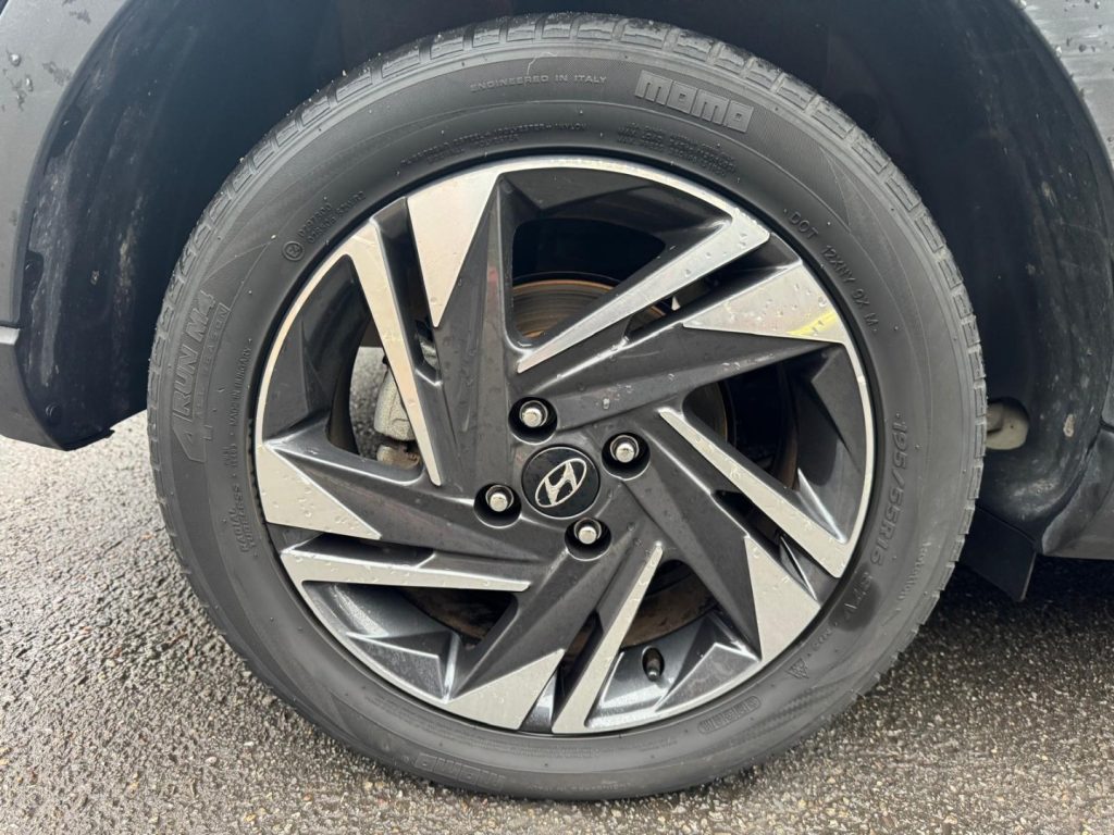 HYUNDAI Bayon 1.2 MPI MT XLine - 20