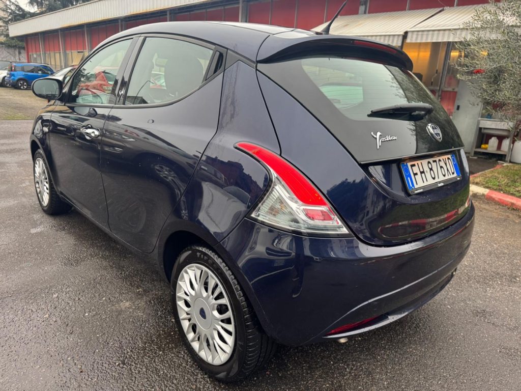 LANCIA Ypsilon 1.2 69 CV 5 porte Gold - 6