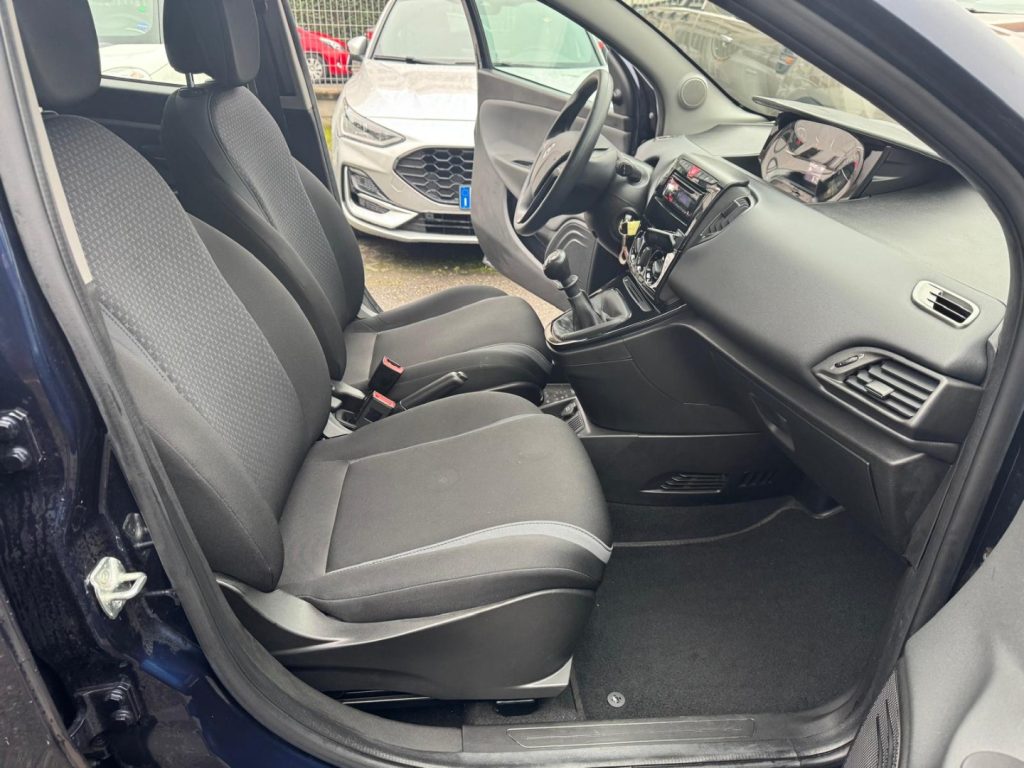 LANCIA Ypsilon 1.2 69 CV 5 porte Gold - 13