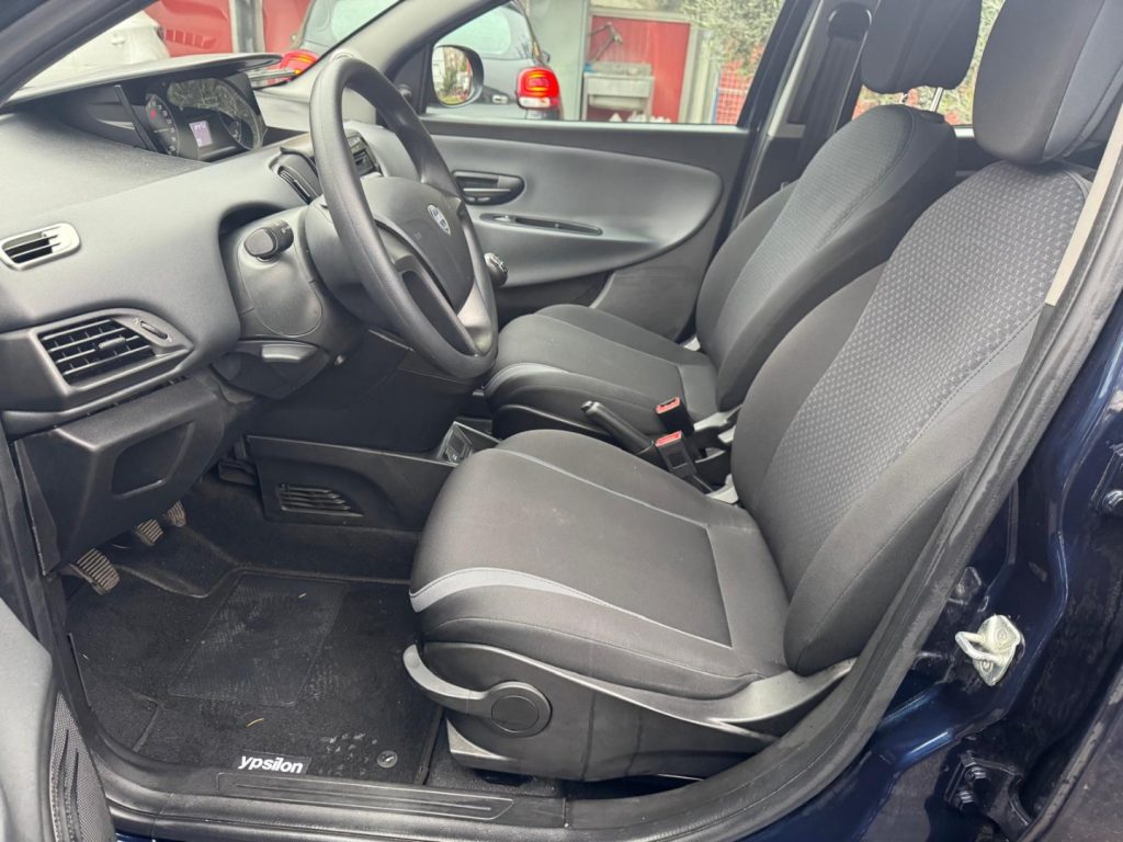 LANCIA Ypsilon 1.2 69 CV 5 porte Gold - 15