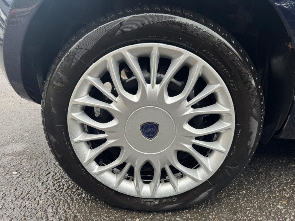 LANCIA Ypsilon 1.2 69 CV 5 porte Gold - 18