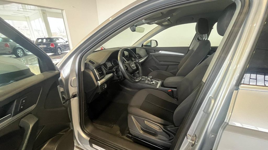 AUDI Q5 2.0 TDI quattro S tronic Business Design - 6